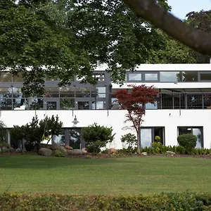 wassersport-appartements-am-stossensee.find-berlin-hotels.com/